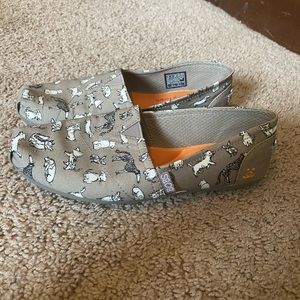 Bobs by Skechers dog printed slipon w/ memory foam